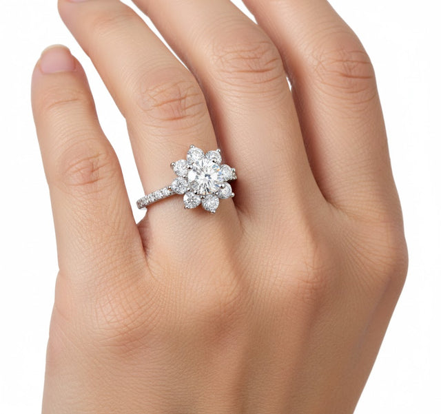 Fleur d’Éternité – Bague en Zircon Éclat Floral