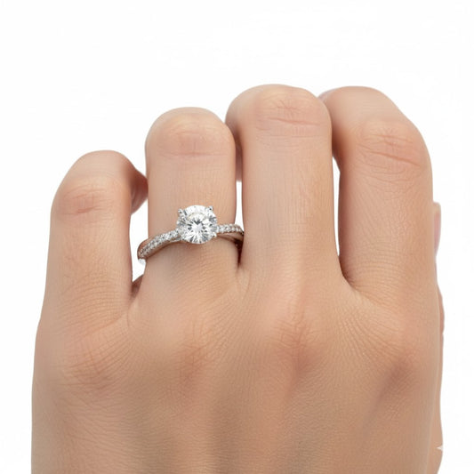 Éclat d’Amour – Bague Élégante en Zircon